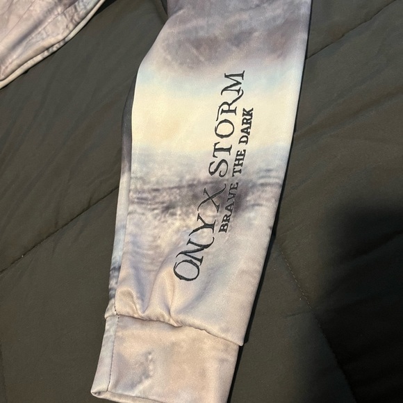 Onyx Storm Black and Gray Quarter-Zip Sweatshirt - Picture 4 of 9